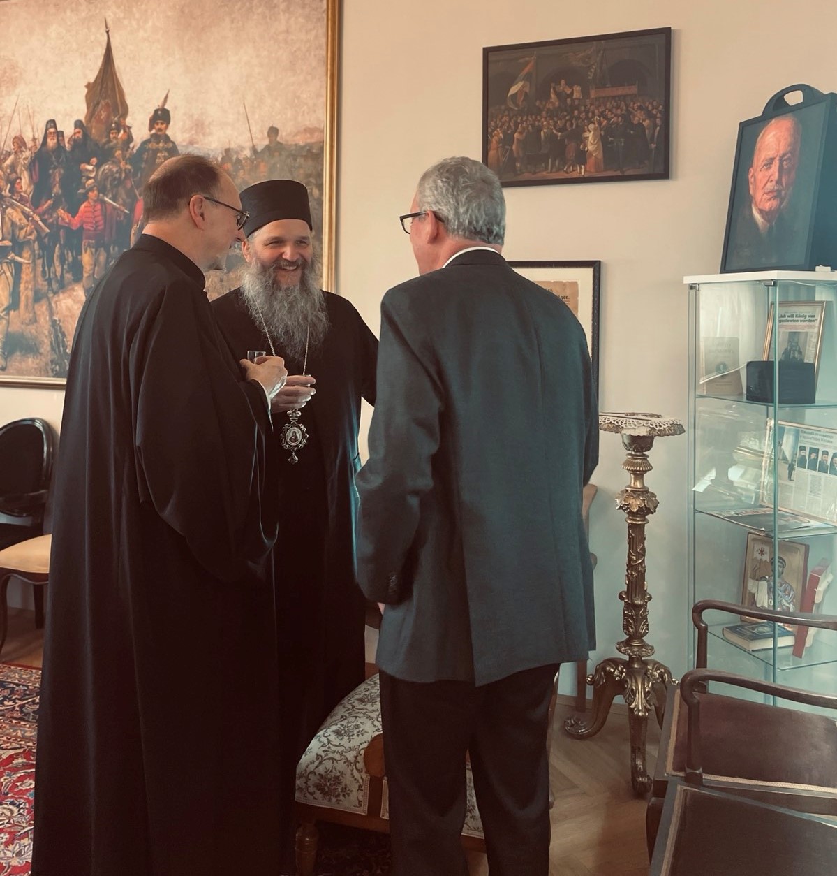 Амбасадор Ајгнер у свечаној посети епископу Андреју
