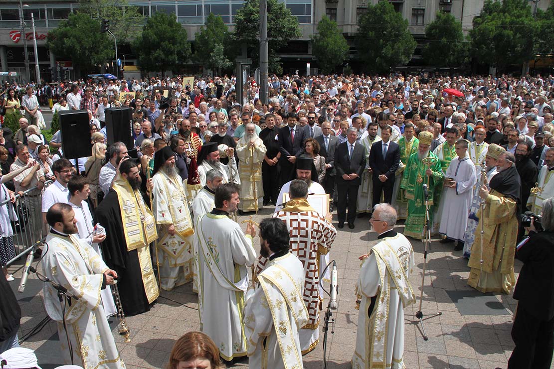 Владика Андреј учествовао у Спасовданској литији у Београду