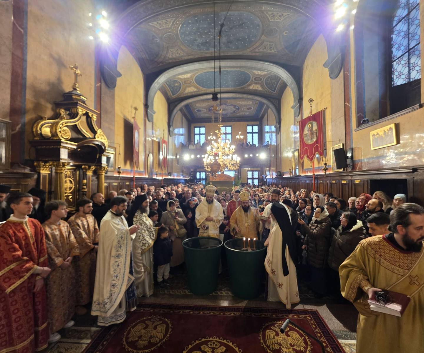 Света архијерејска Литургија на Крстовдан