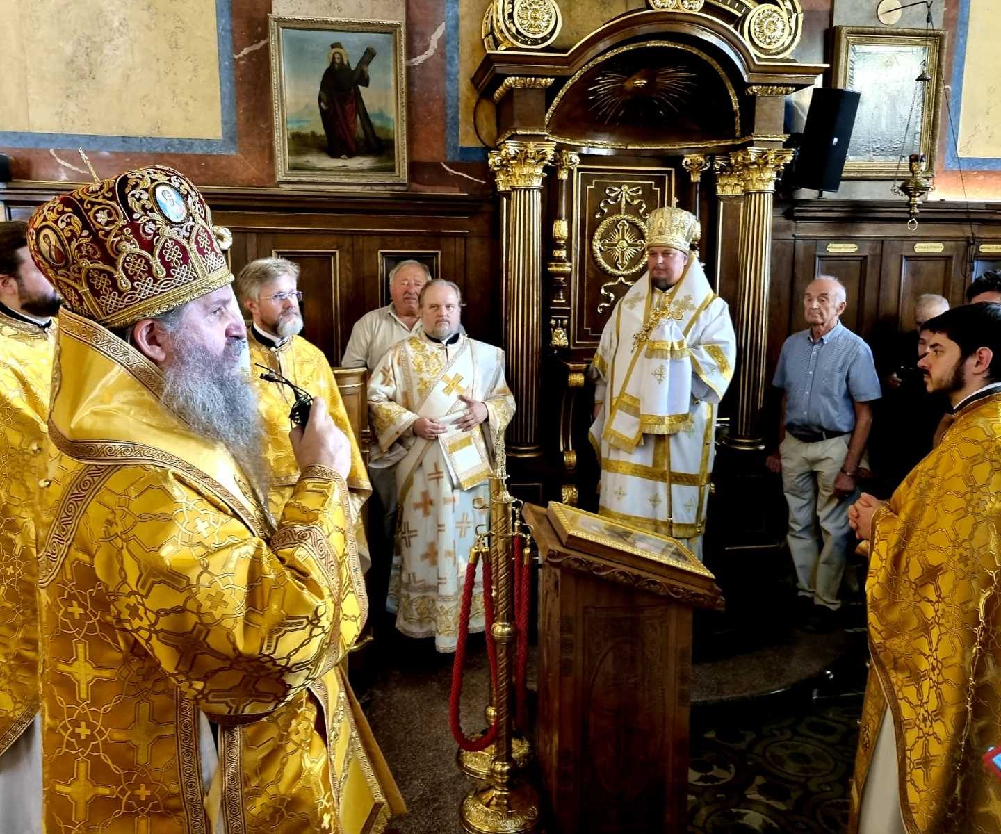 Епископи Алексиј и Андреј саслуживали у Саборној Цркви Светог Саве у Бечу