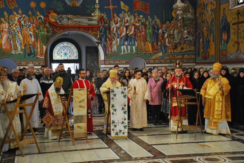 За душу владике Атанасија – Света архијерејска литургија у Требињу