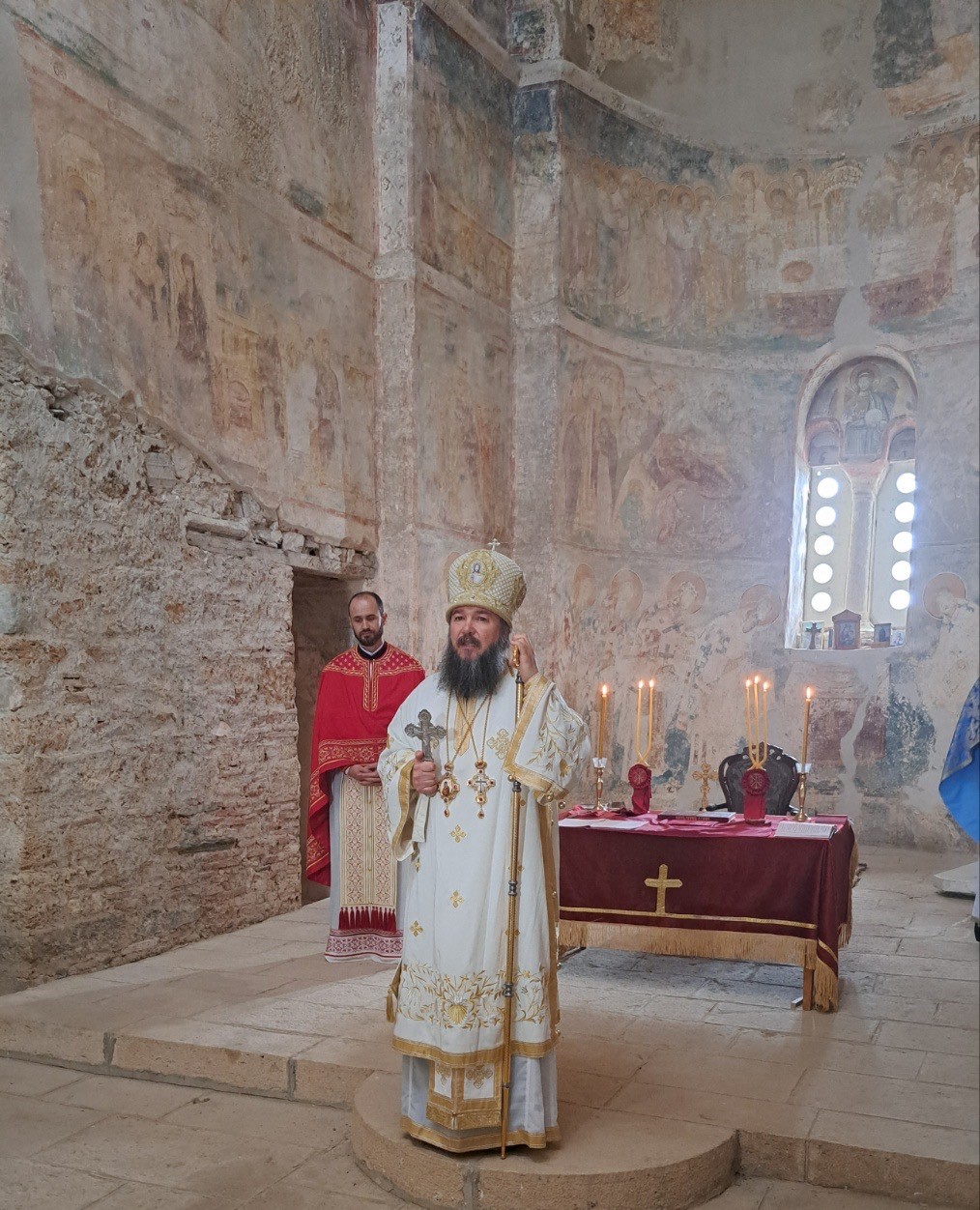 Изасланик Епископа Андреја на храмовној слави Манастира Матејче