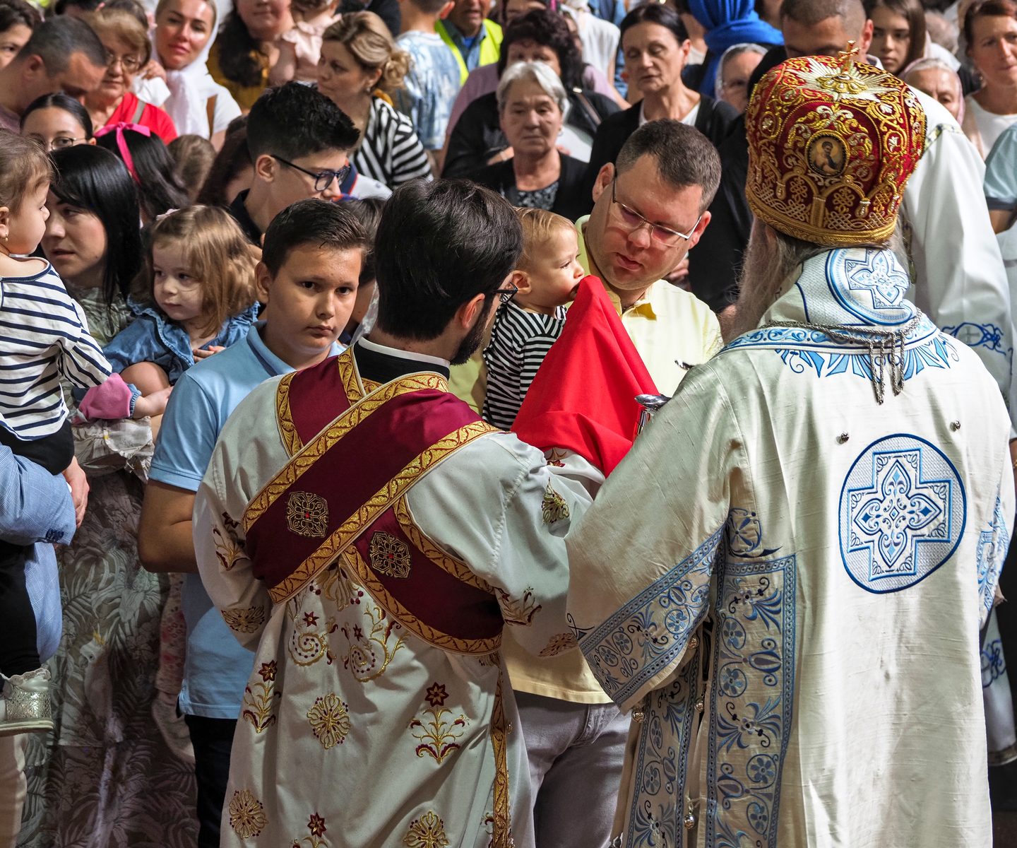 Епископ Андреј богослужио у храму Рођења Пресвете Богородице у Бечу