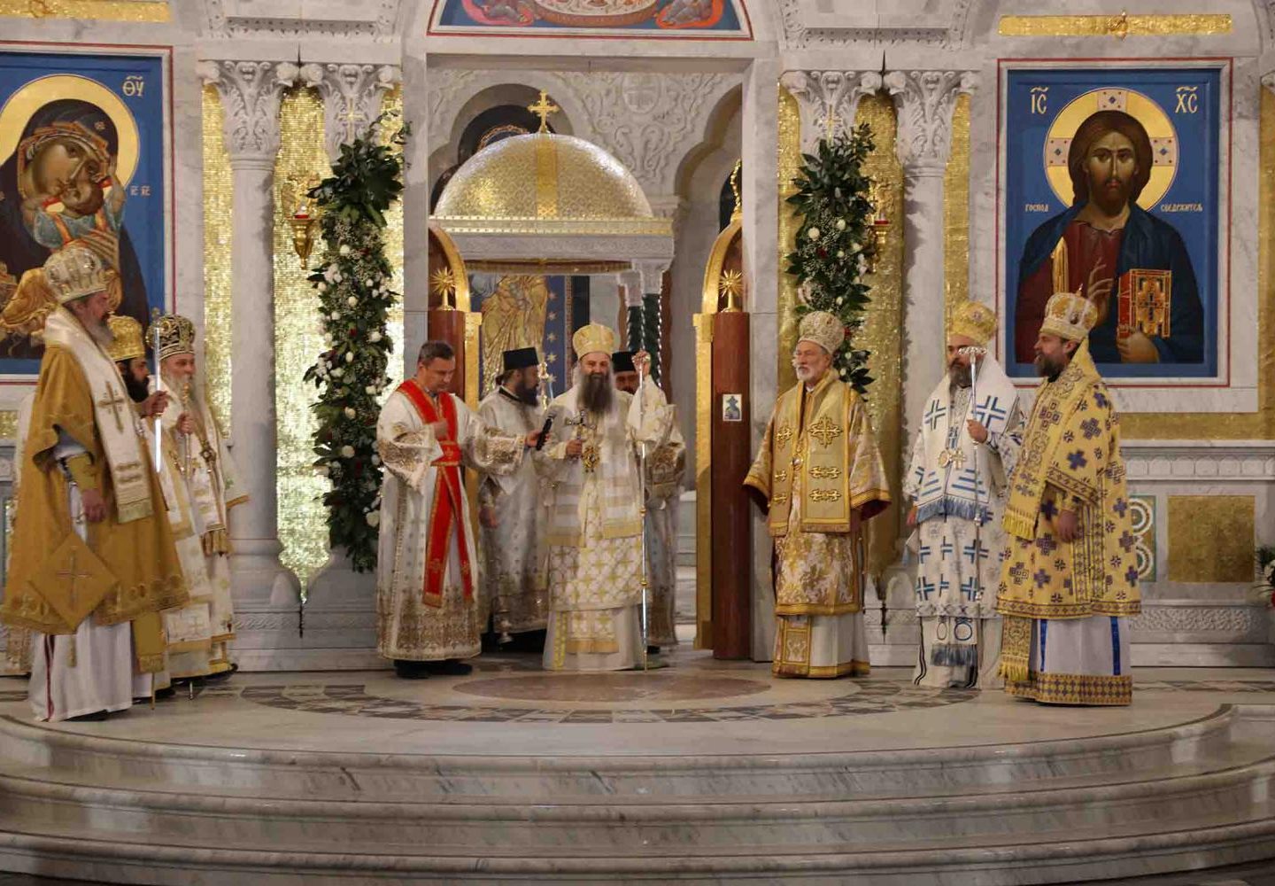 Православни и васцели хришћански свет и људи добре воље честитају избор Патријарху Порфирију