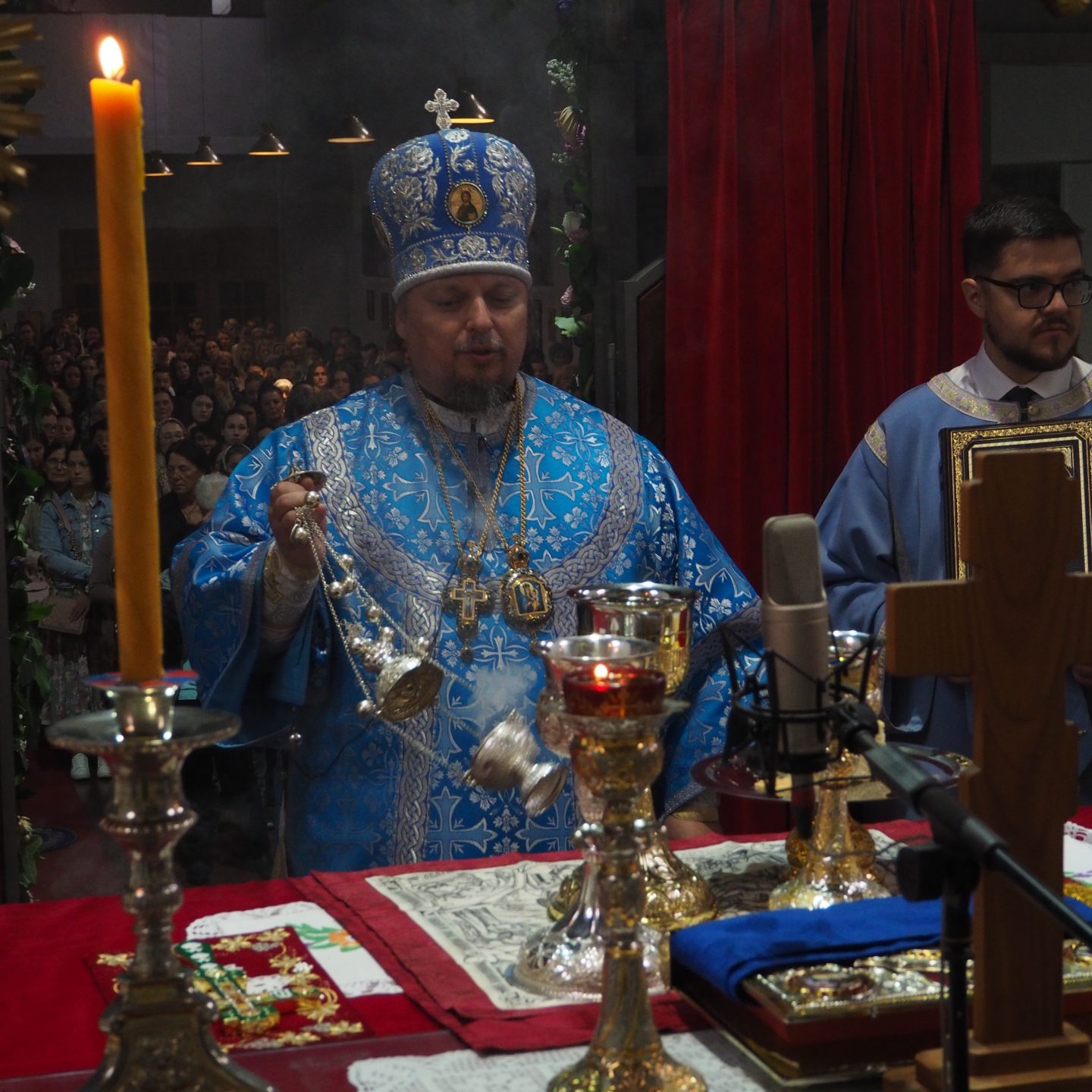 Епископ Руске Православне Цркве Г. Алексеј началствовао на храмовној слави храма Рођења Пресвете Богородице у Бечу